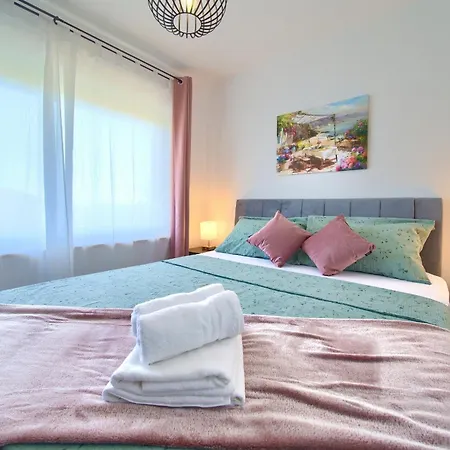Apartment Lela Krk Town